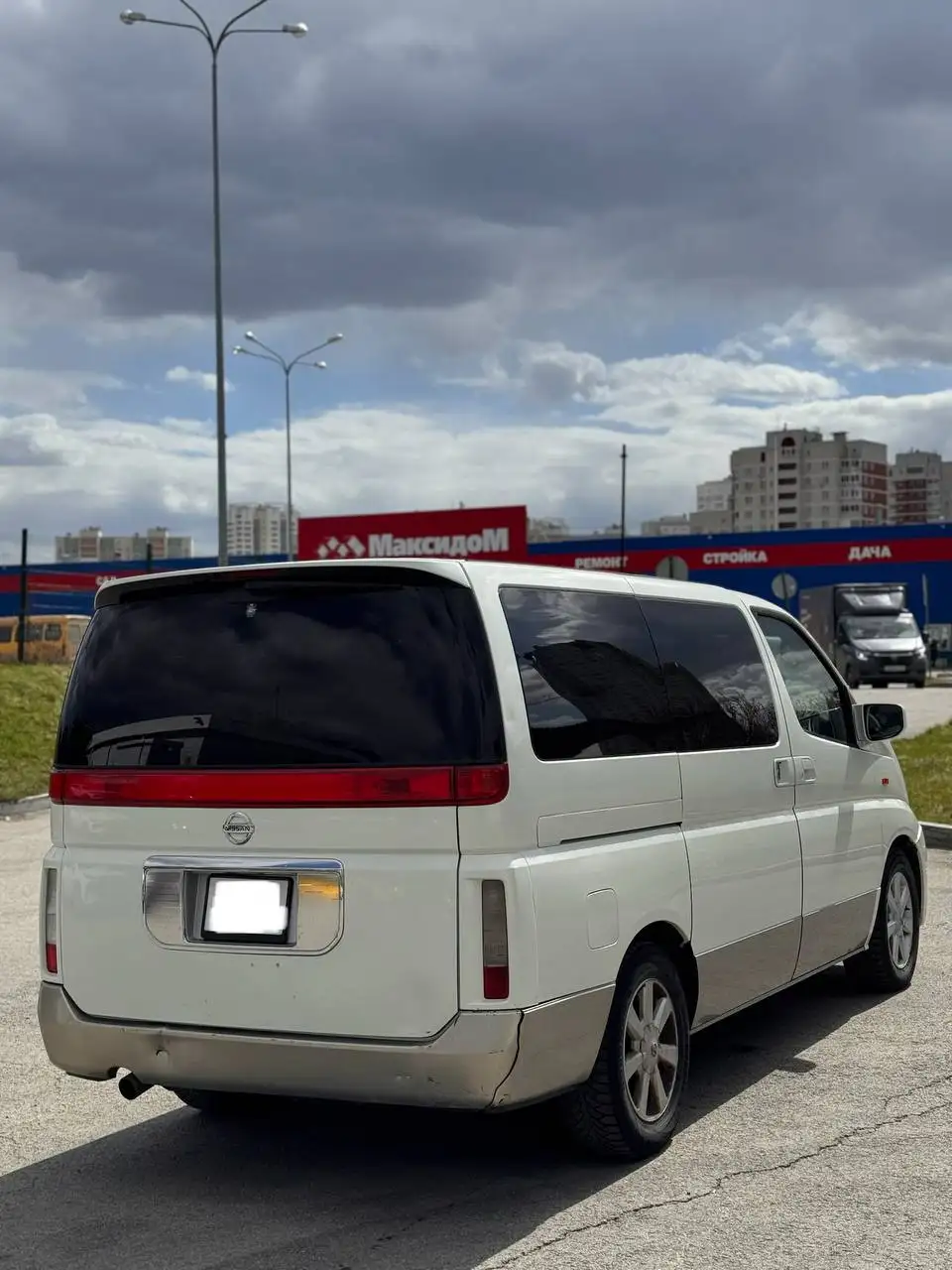 Nissan Elgrand 2003 продажа - Минивэны (Авто) в Екатеринбург