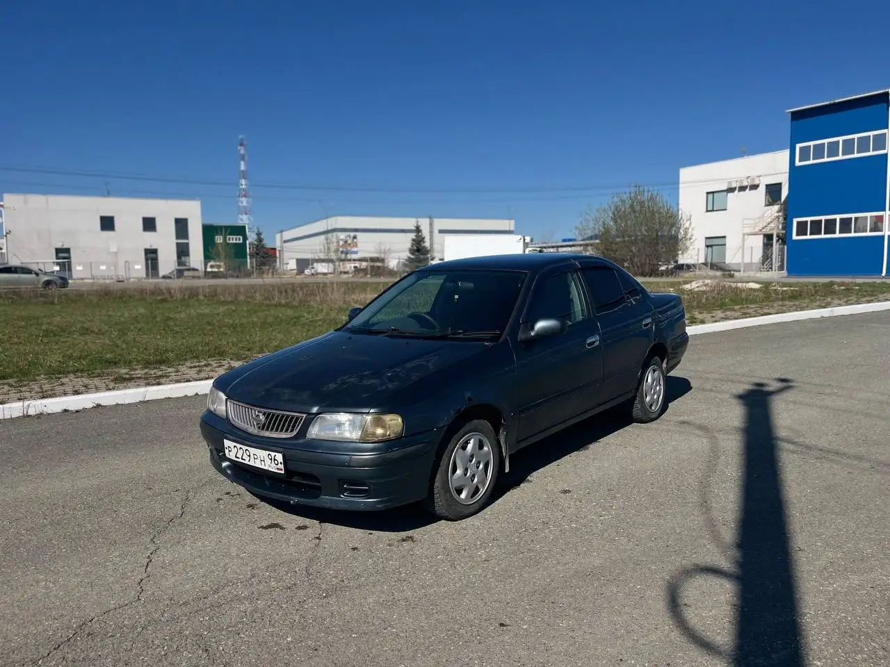 Nissan Sunny, 2001 г. - Легковые автомобили (Авто) в Екатеринбург