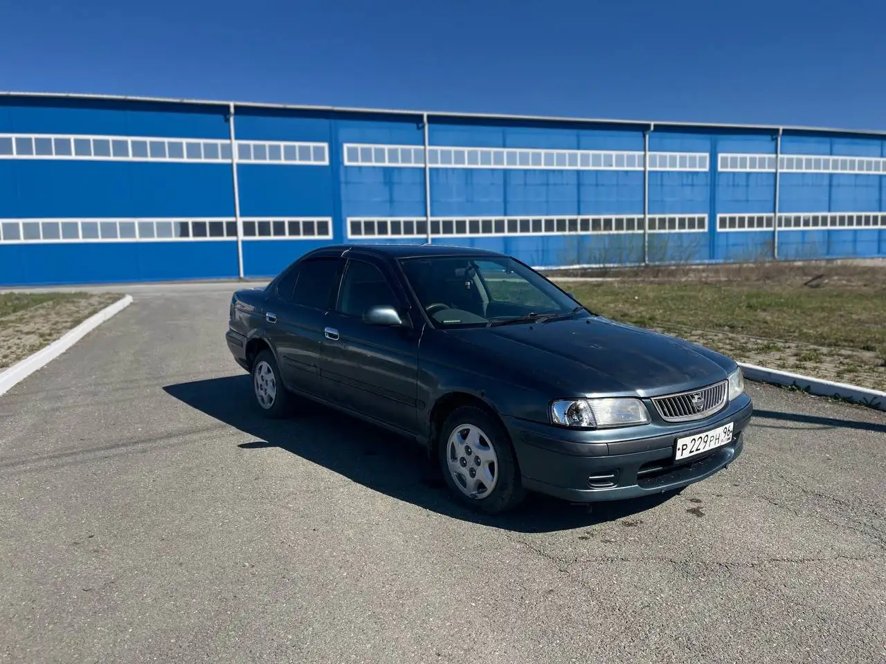 Nissan Sunny, 2001 г. - Легковые автомобили (Авто) в Екатеринбург