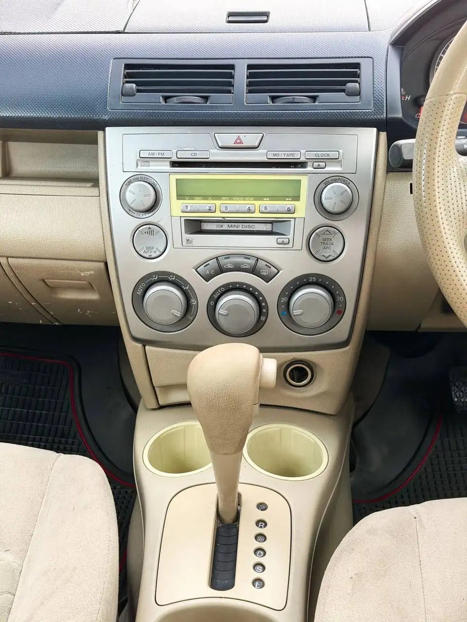 Mazda Demio 2002 1.4 AT - Легковые автомобили (Авто) в Екатеринбург