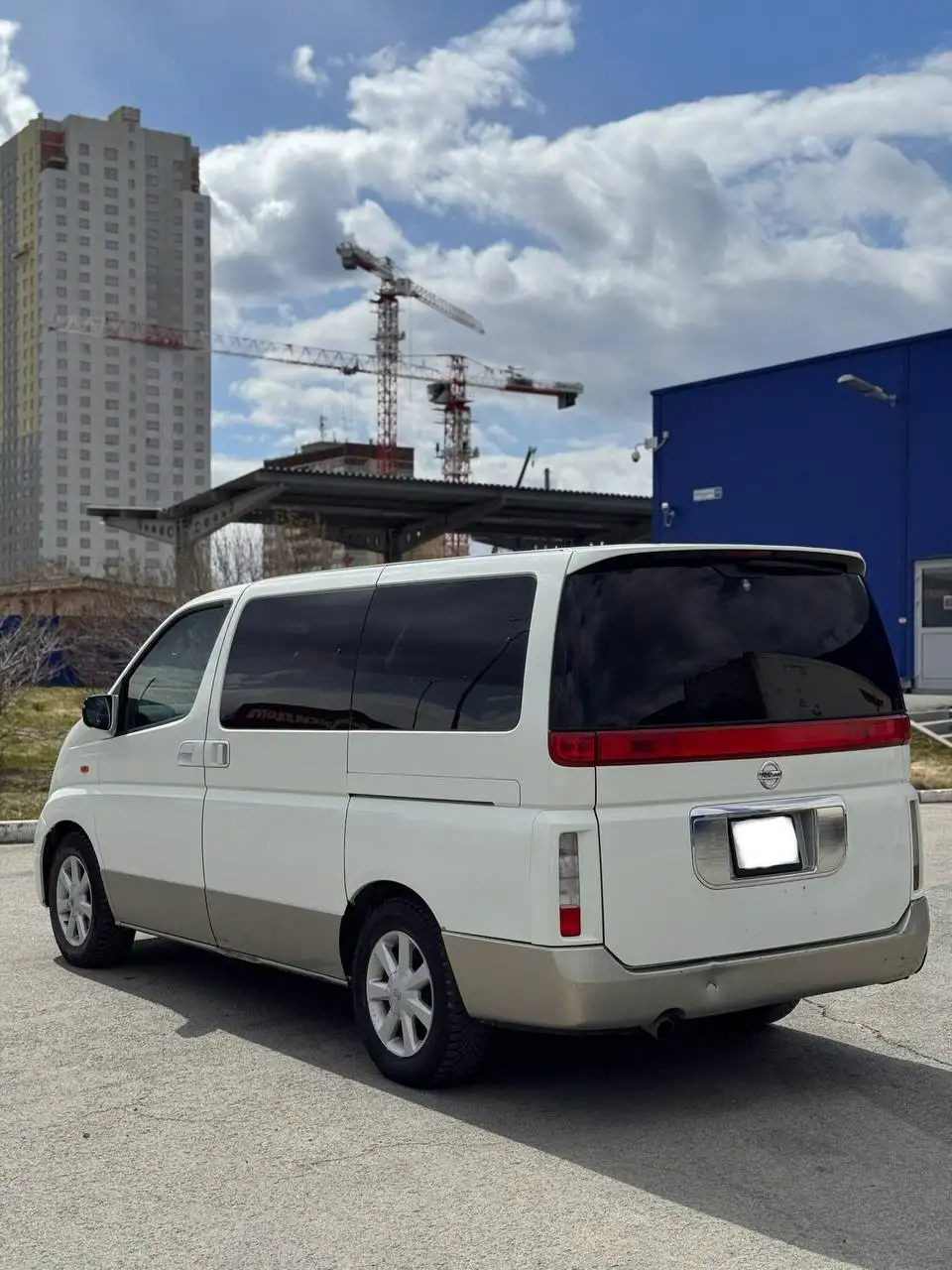 Nissan Elgrand 2003 - Минивэны (Авто) в Екатеринбург