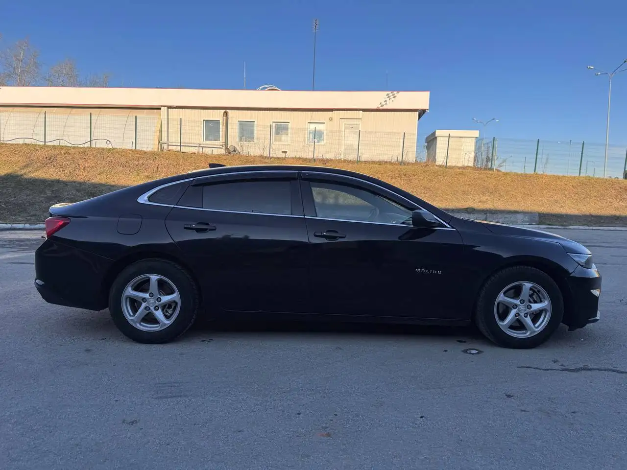 Chevrolet Malibu 2016 - Легковые автомобили (Авто) в Екатеринбург