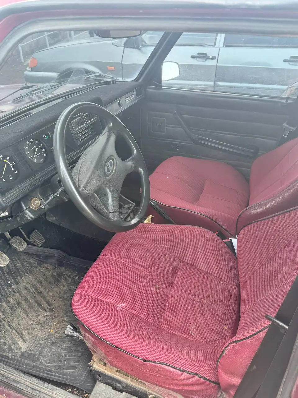 ВАЗ 2107 2002 года с красным салоном - Легковые автомобили (Авто) в Уфа