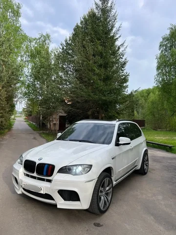 BMW X5M 2009 - Шины и диски в Чехов
