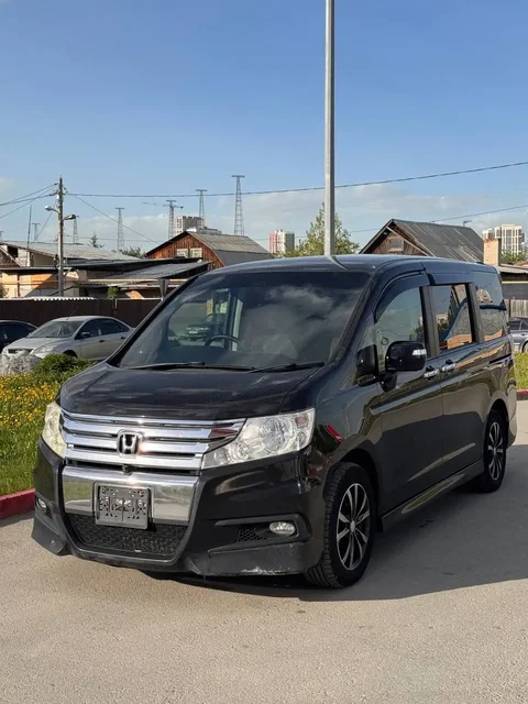 Honda Stewgn Spada 2012 рестайлинг - Авто в Екатеринбург