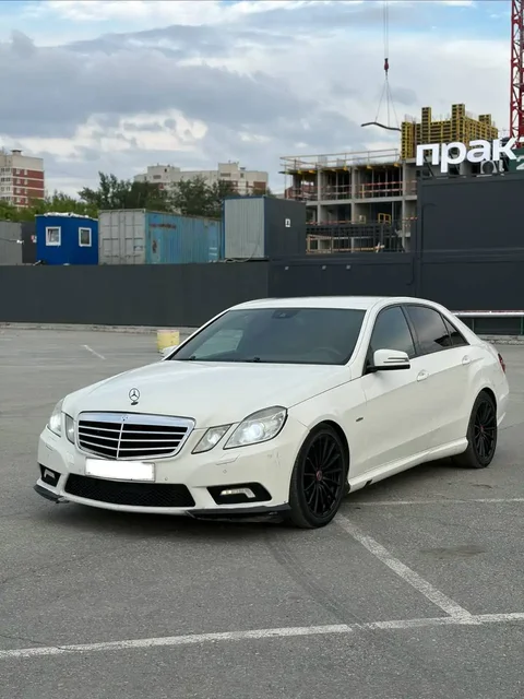 MERCEDES E-KLASSE 2010 - Kia Spectra в Екатеринбург