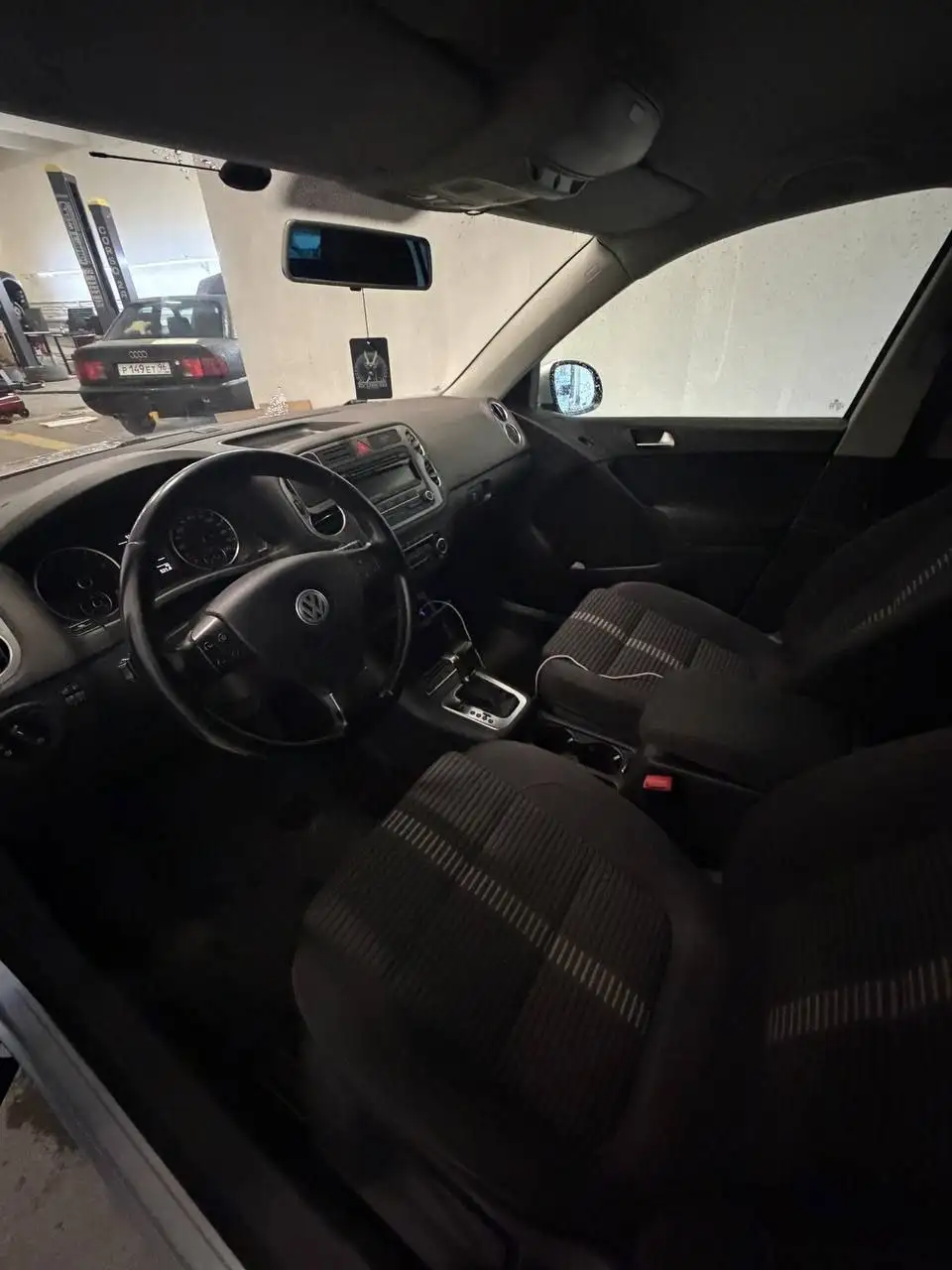 Volkswagen Tiguan 2010 2.0 TSI - Легковые автомобили (Авто) в Екатеринбург