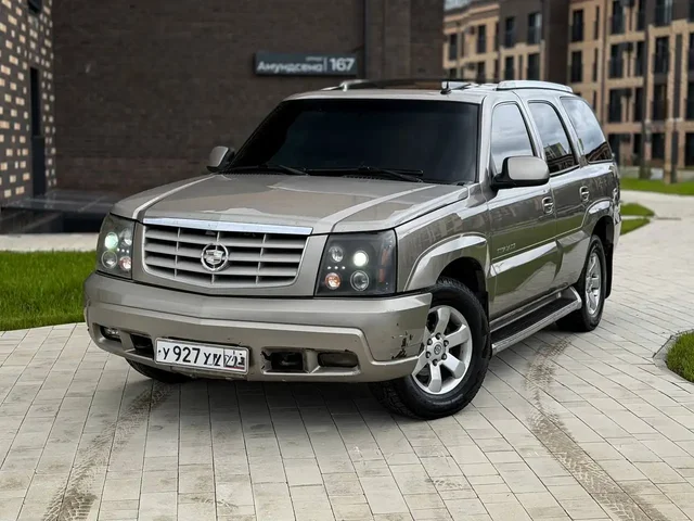 Cadillac Escalade 2002 - Канистры в Екатеринбург