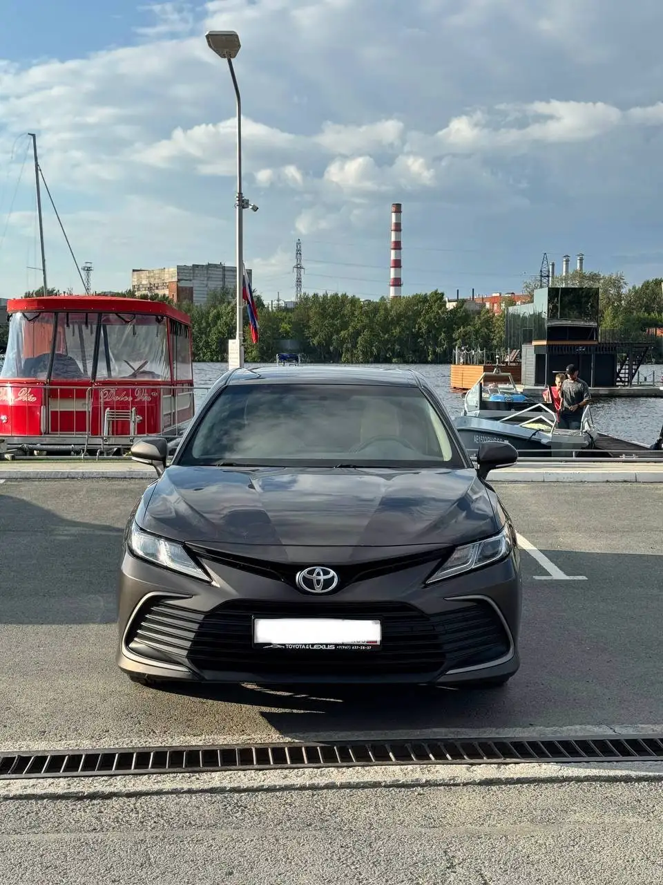 Toyota Camry 75 2022 - Авто в Екатеринбург