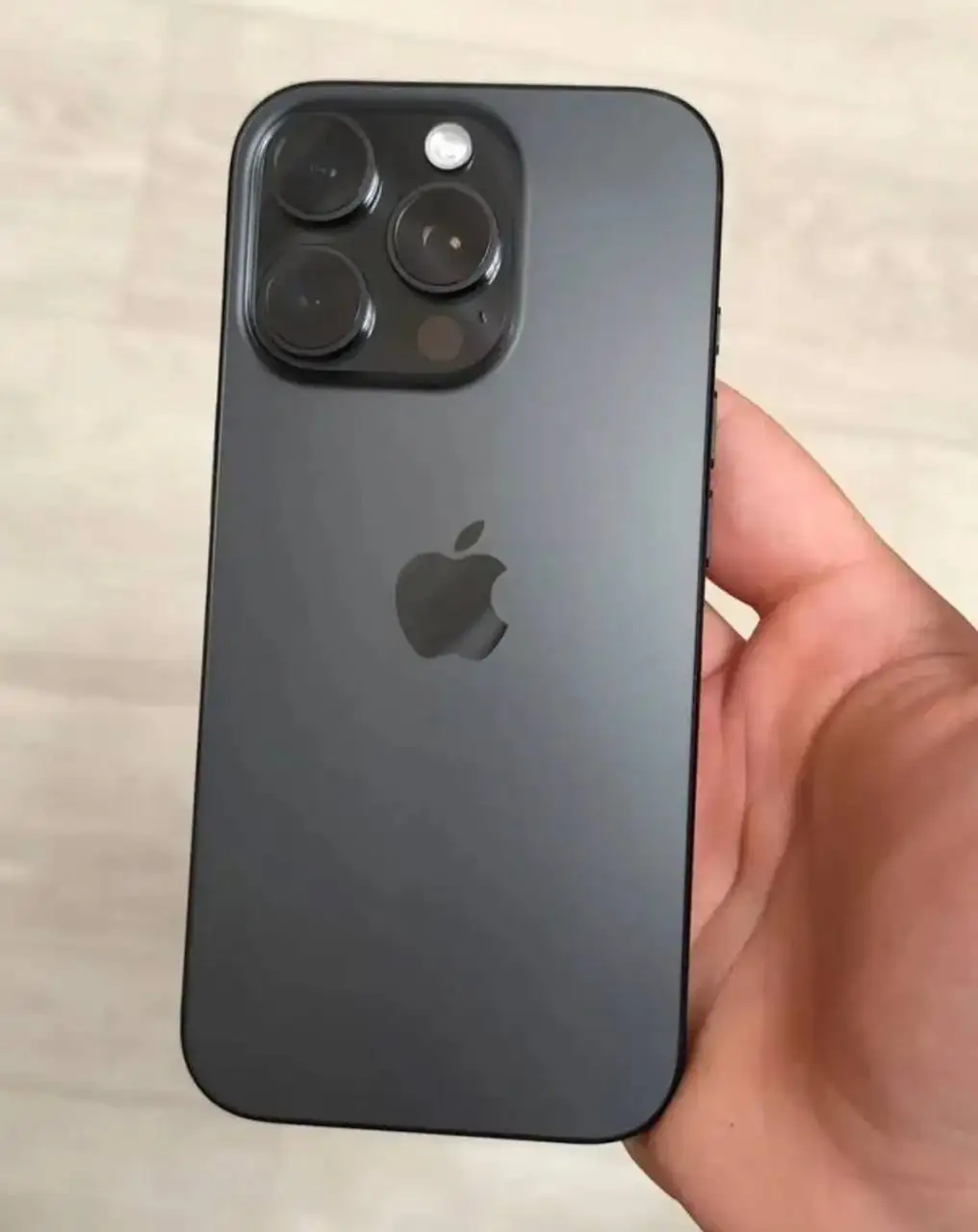 iPhone 16 Pro 128 GB Black с нюансом на экране - Смартфоны (Электроника) в Уфа
