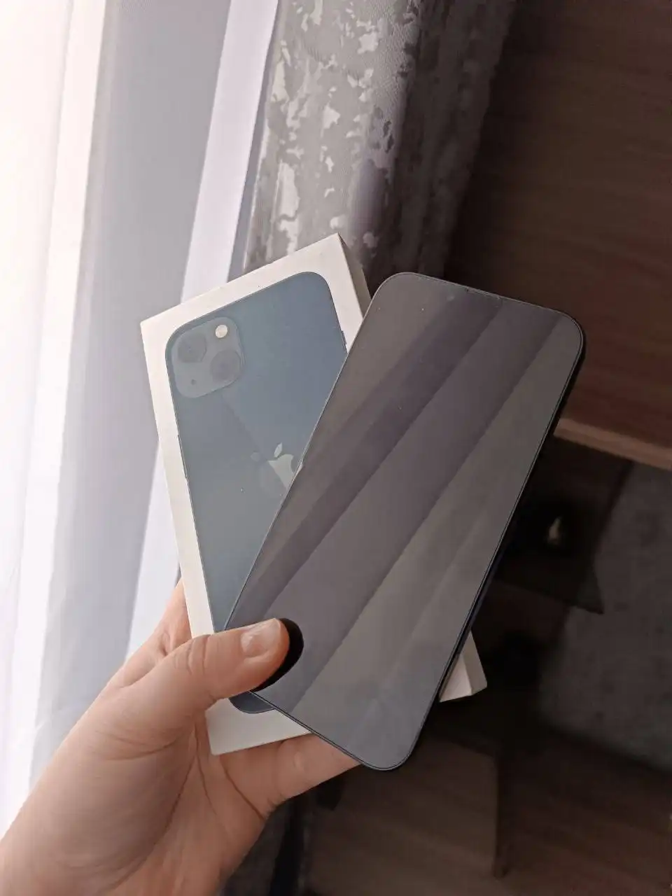 Продам новый iPhone 13