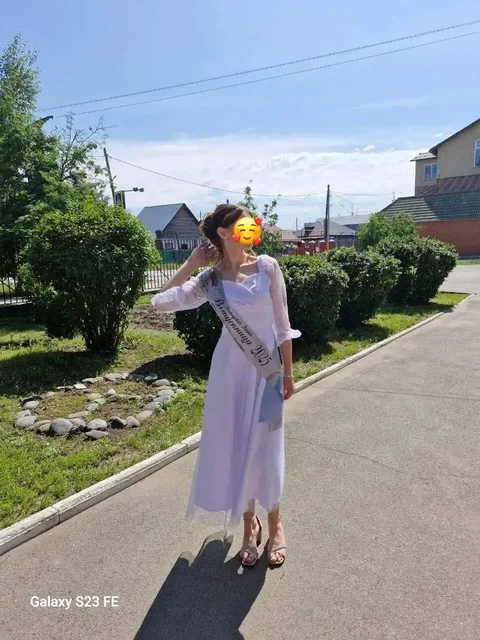 Женское вечернее платье и выпрямитель для волос - Одежда в Барнаул