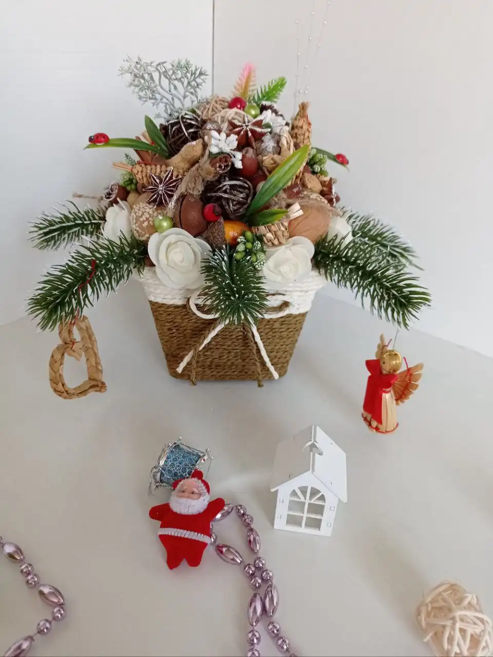 Новогодняя декоративная композиция