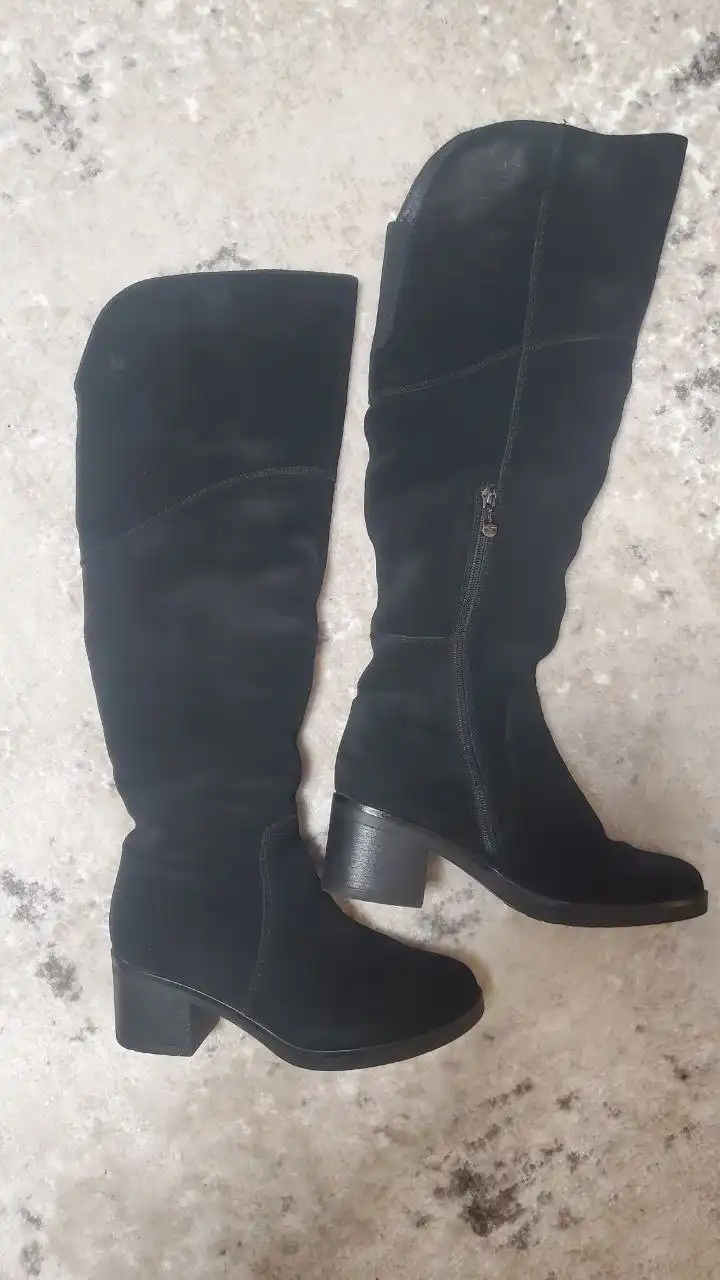 Теплые замшевые сапоги 39 размера