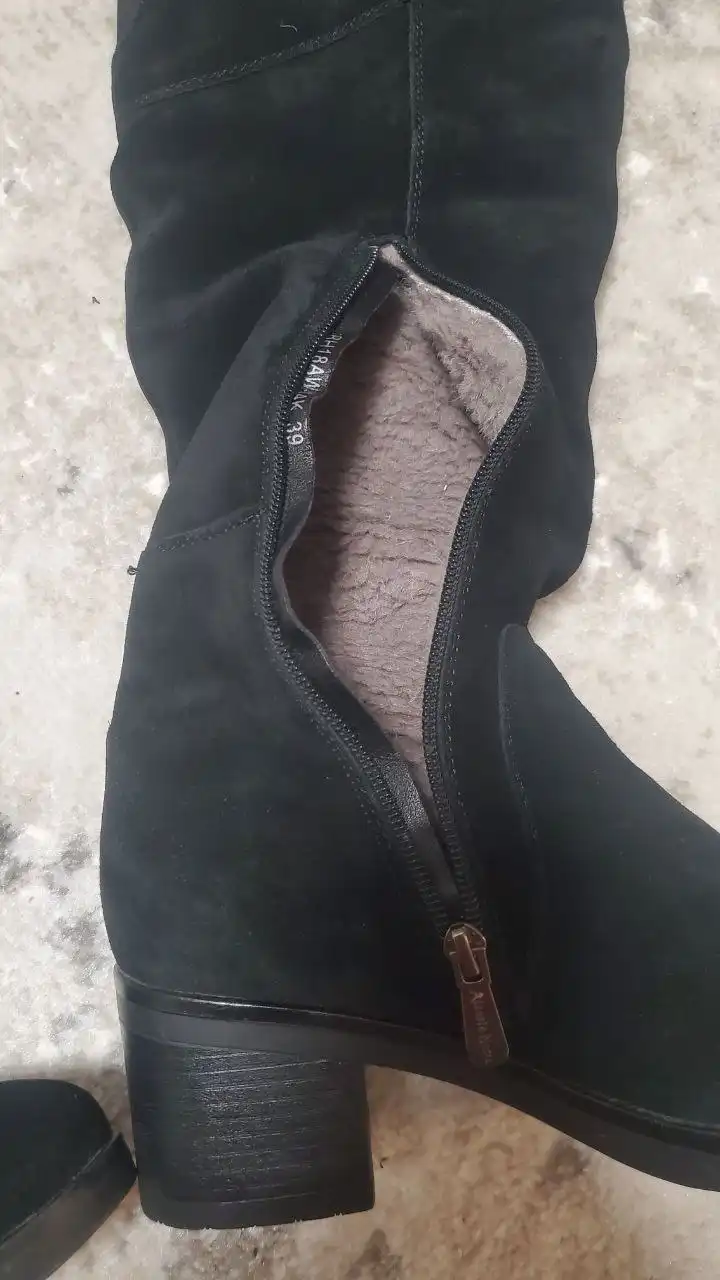 Теплые замшевые сапоги 39 размера