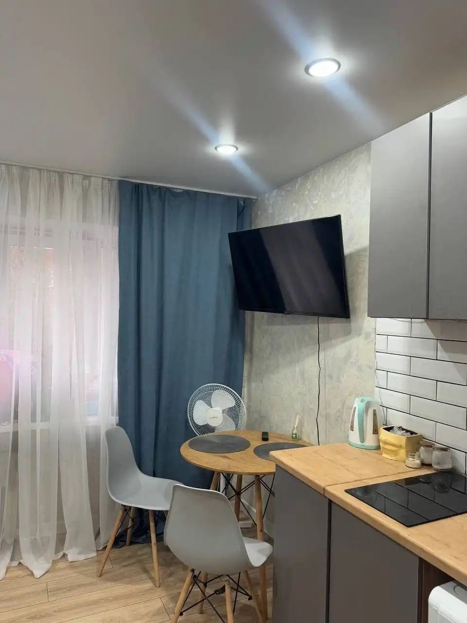 Студия в центре Барнаула с ремонтом и мебелью