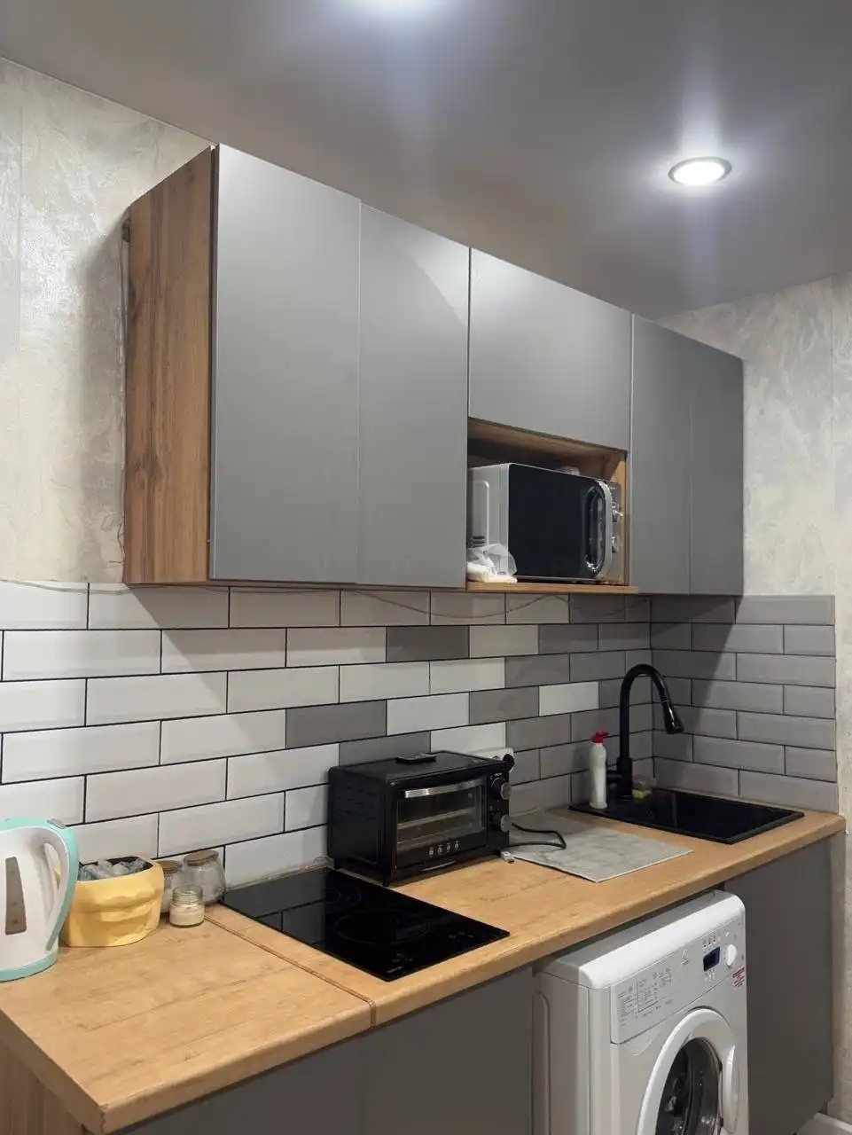 Студия в центре Барнаула с ремонтом и мебелью