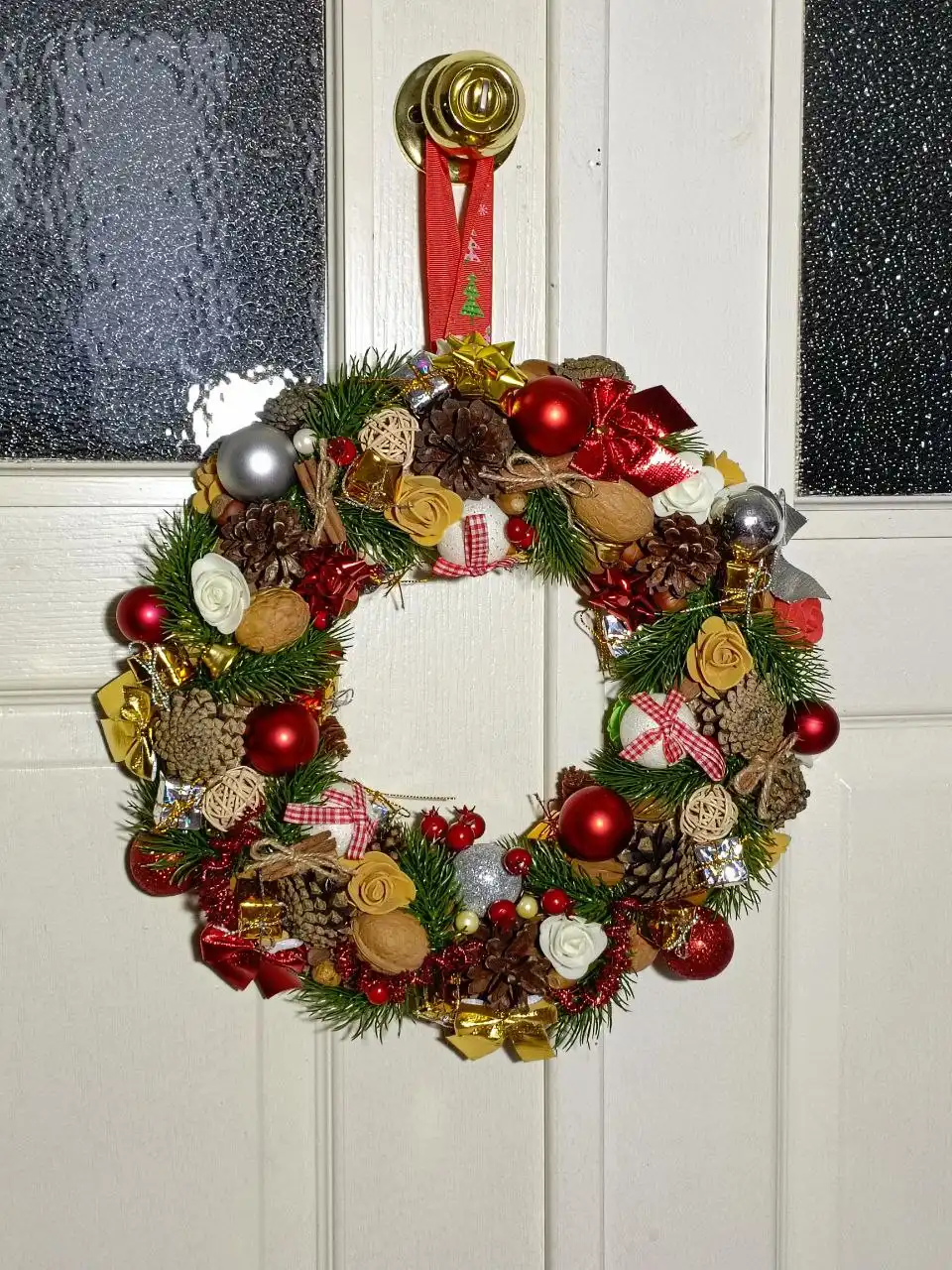 Новогодние и Рождественские венки на стену и дверь