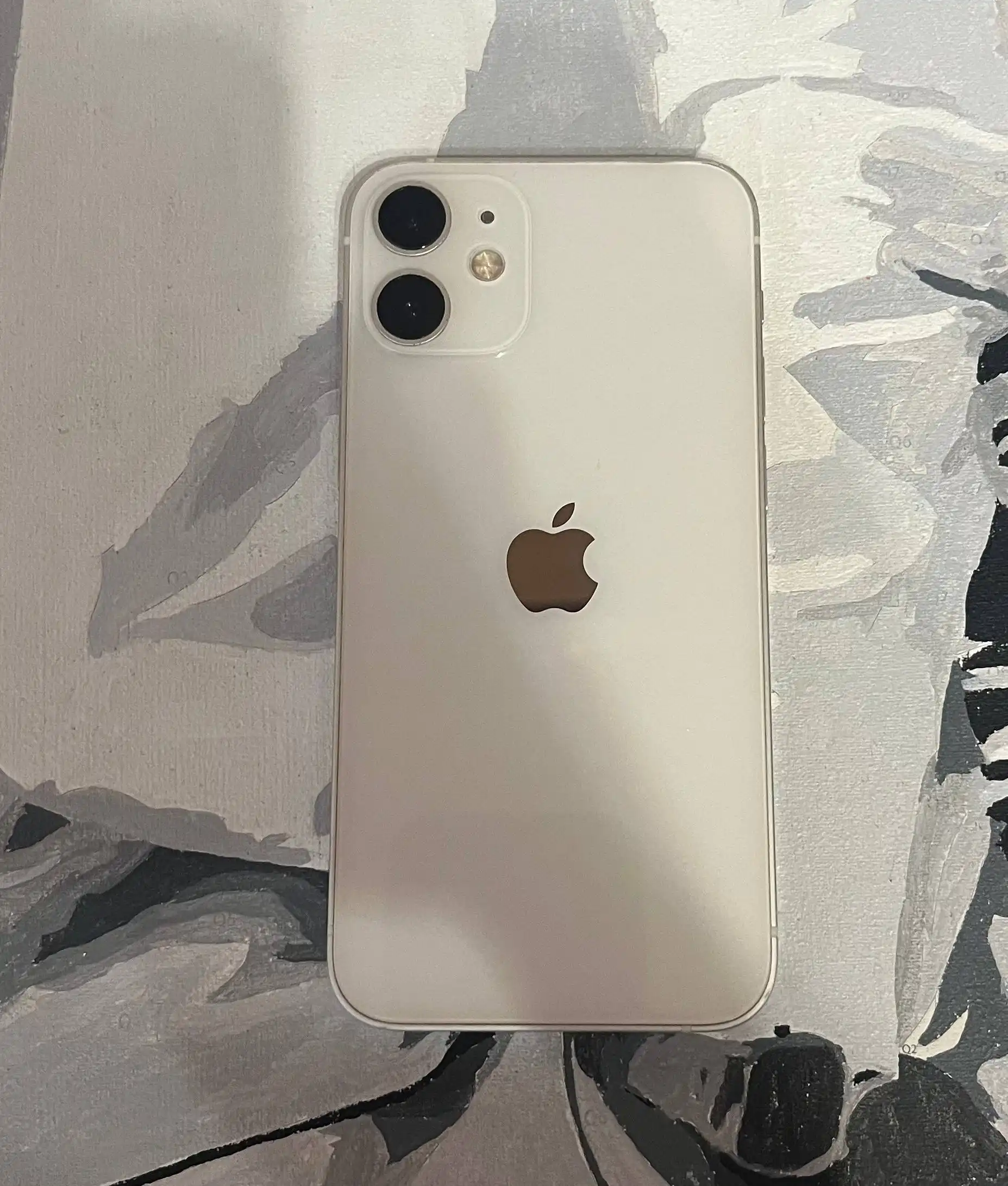 Продам iPhone 12 mini в идеальном состоянии