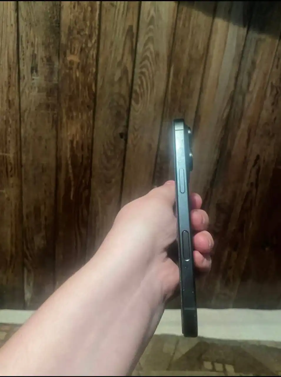 Продам iPhone 16 Pro Black Titanium в отличном состоянии