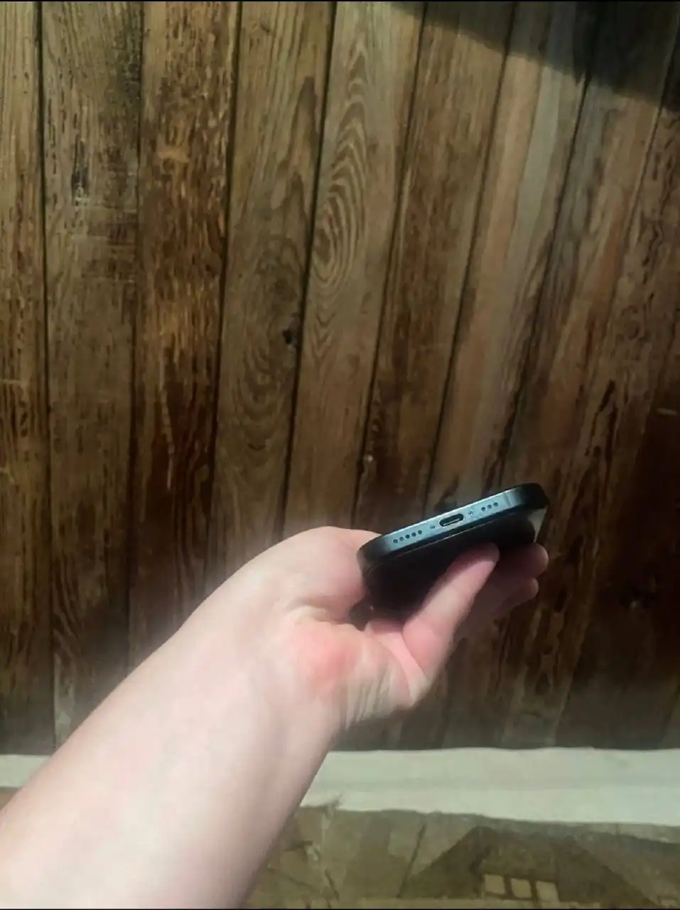 Продам iPhone 16 Pro Black Titanium в отличном состоянии