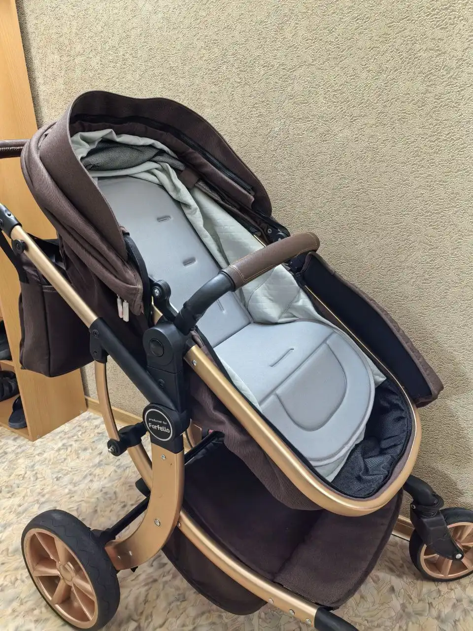 Коляска 3 в 1 в отличном состоянии с полным комплектом