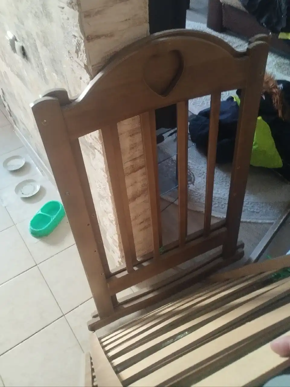 Детская кроватка с матрасом и комплектом для сборки - Барахолка в Барнаул