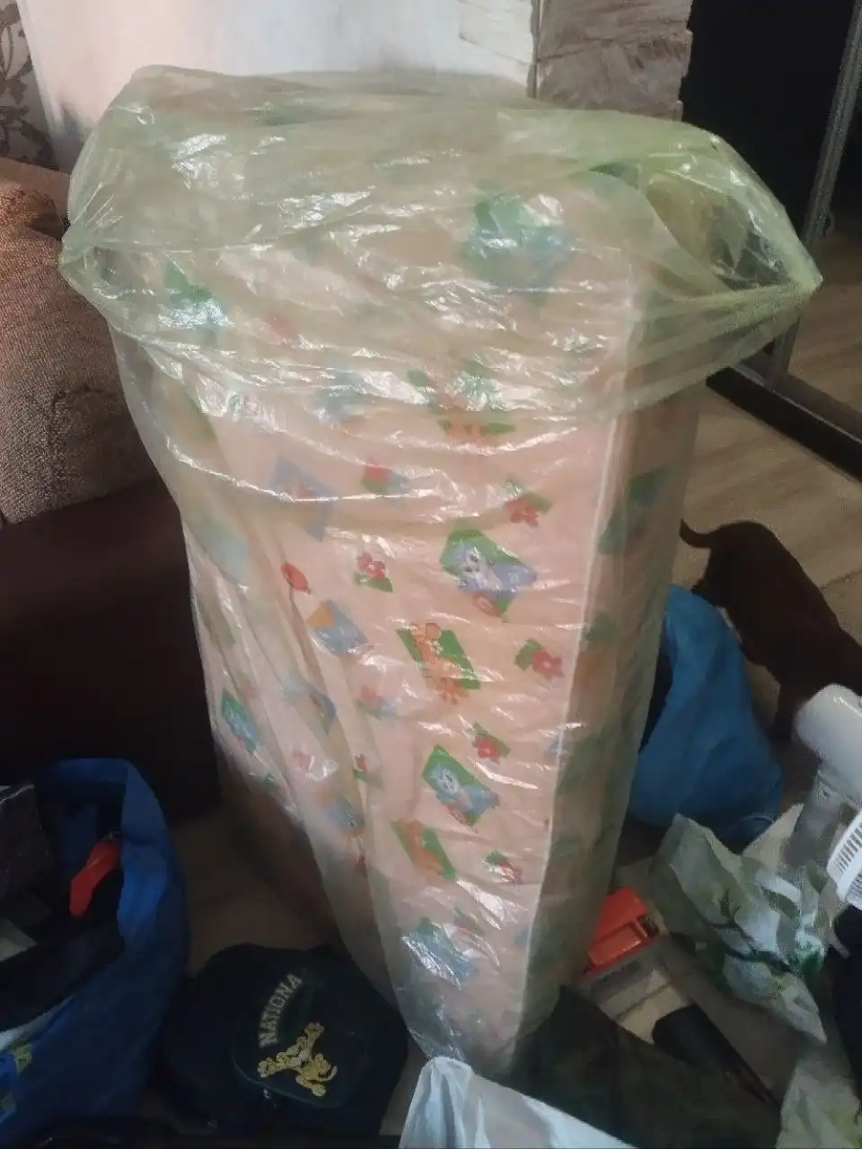 Детская кроватка с матрасом и комплектом для сборки - Барахолка в Барнаул