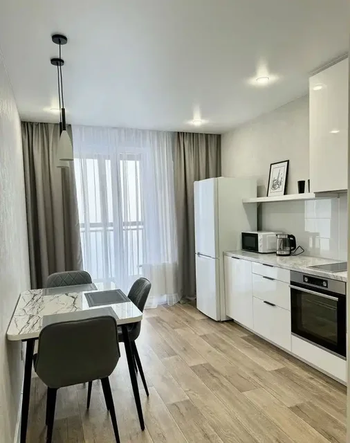 Сдам 1-комнатную квартиру в новом доме на ул. Семенова 14 - Аренда домов в Барнаул