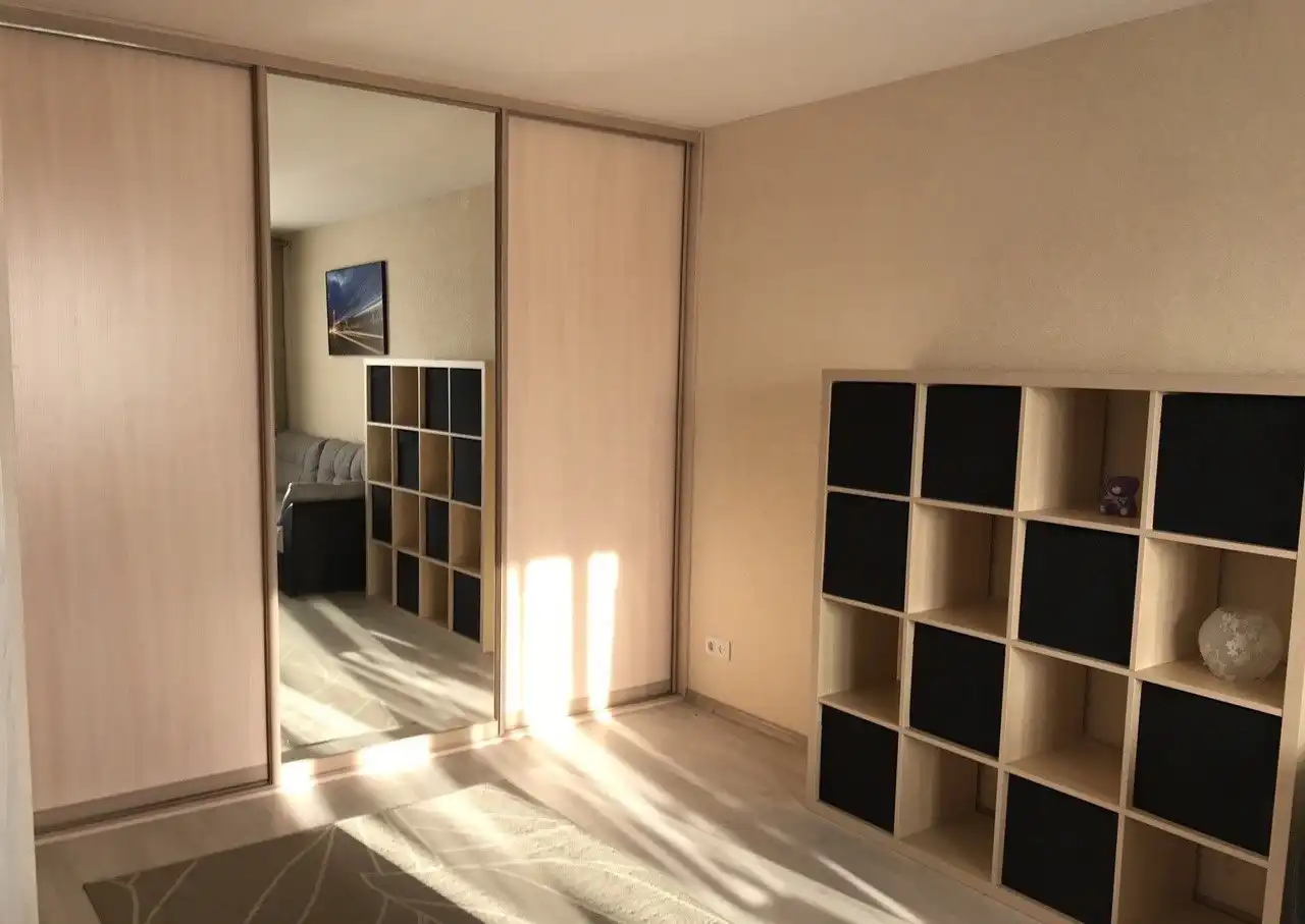 Сдается комната с балконом в центре Барнаула - Аренда комнат (Недвижимость) в Барнаул