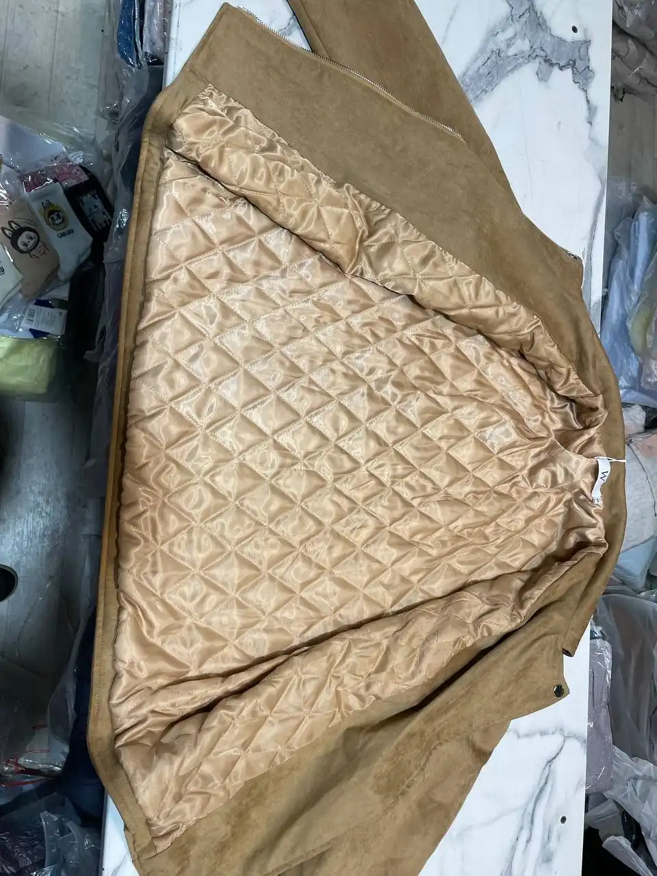 Замшевые куртки женские - Верхняя одежда (Одежда) в Барнаул