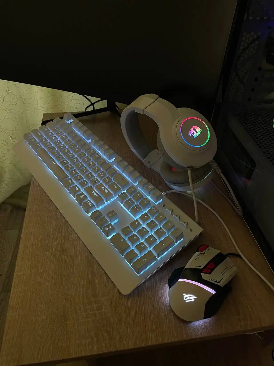 Бюджетно-игровой ПК комплектом с монитором и периферией - Компьютеры и комплектующие (Электроника) в Барнаул