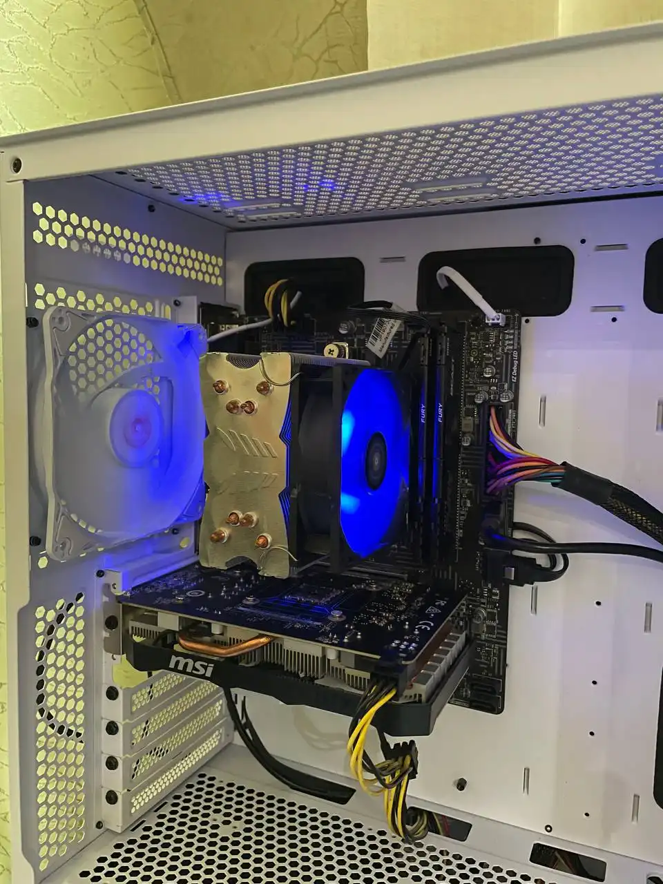 Бюджетно-игровой ПК комплектом с монитором и периферией - Компьютеры и комплектующие (Электроника) в Барнаул