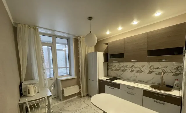 Сдам 2-комнатную квартиру на Балтийской 96 - Аренда домов в Барнаул