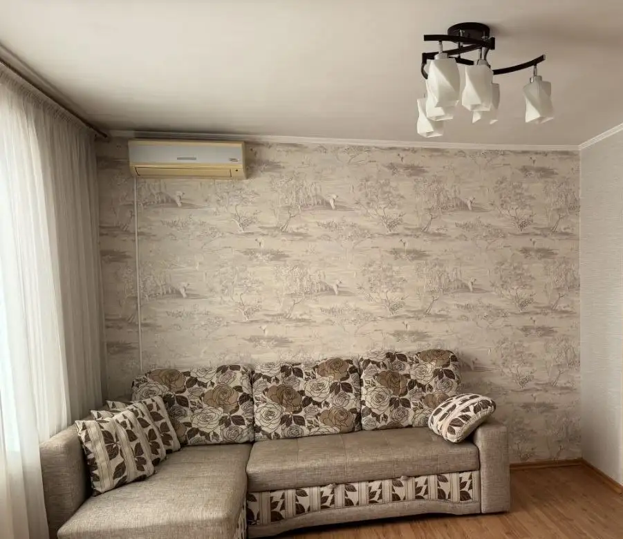 Сдается 2-комнатная квартира на ул. А.Петрова - Аренда квартир (Недвижимость) в Барнаул