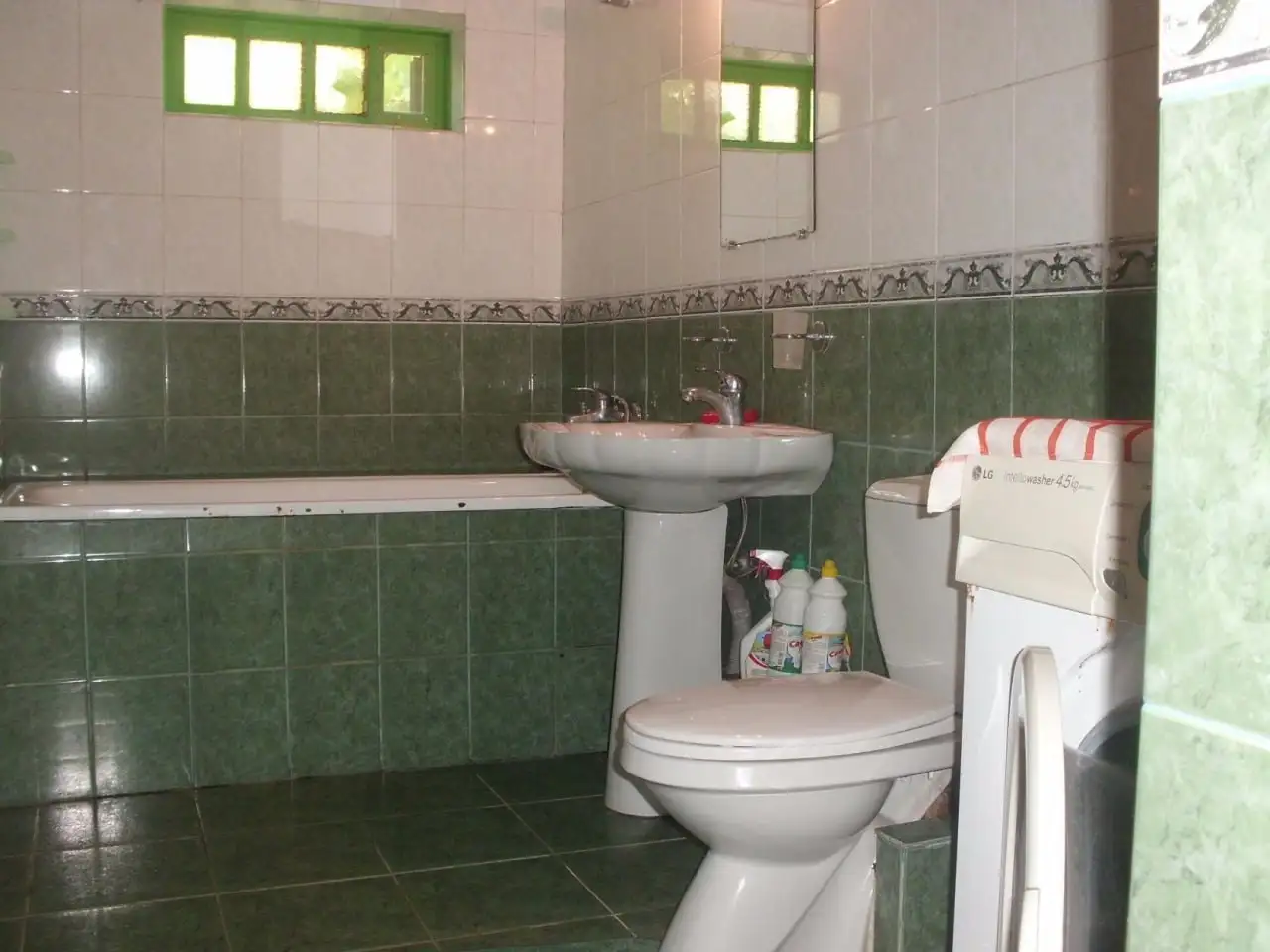 Благоустроенный меблированный 2-комнатный дом - Дома (Недвижимость) в Барнаул