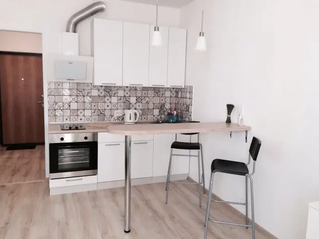 Студия в аренду на Новгородской 16 - Мобильные/передвижные дома в Барнаул