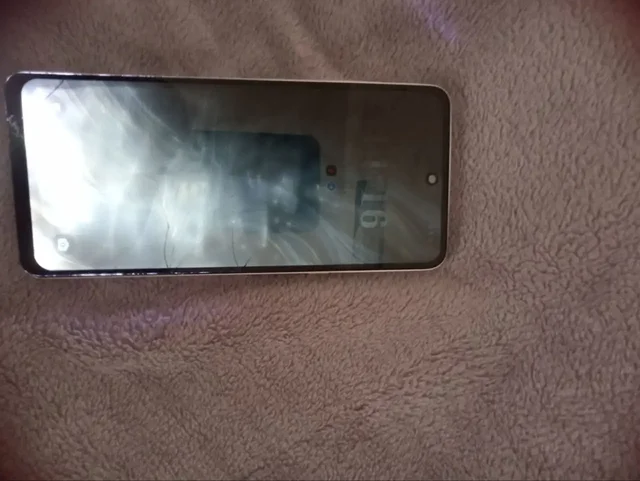 Смартфон Tecno Spark 30 на запчасти - Носимые устройства в Барнаул