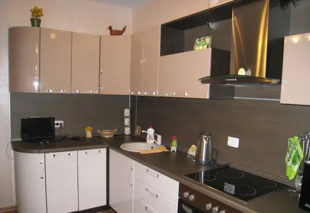 Сдам комнату с балконом в центре Барнаула - Аренда комнаты (Недвижимость) в Барнаул