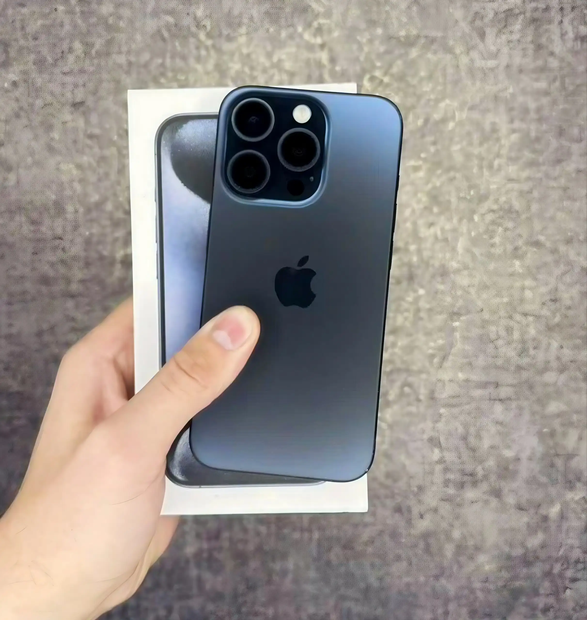 iPhone 15 Pro 1024GB с АКБ 90% - Смартфоны и телефоны (Электроника) в Барнаул