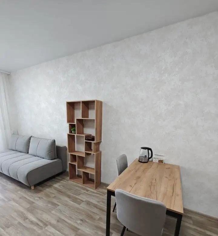 Студия в центре с ремонтом и мебелью - Аренда квартир (Недвижимость) в Барнаул