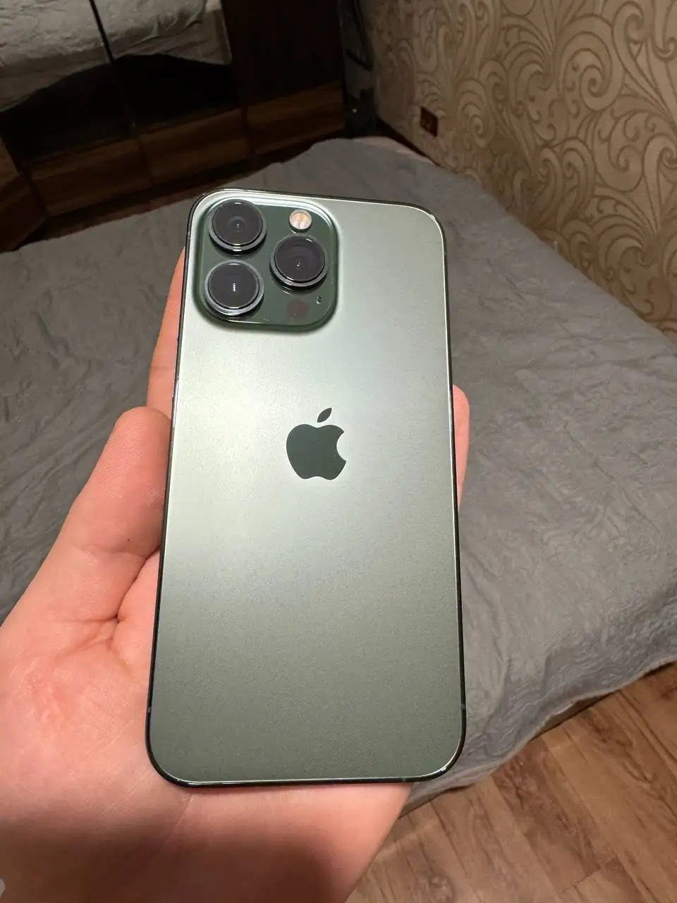 Продам iPhone 13 Pro Alpine Green - Смартфоны (Электроника) в Барнаул