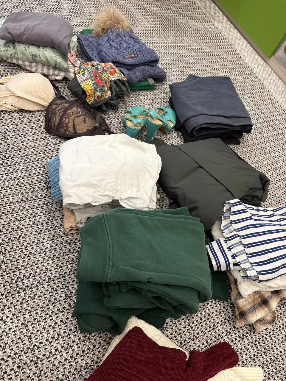 Продажа вещей для девушки размер 44 пакетом - Женская одежда (Одежда) в Барнаул