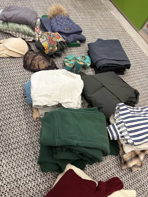 Продажа вещей для девушки размер 44 пакетом - Одежда в Барнаул