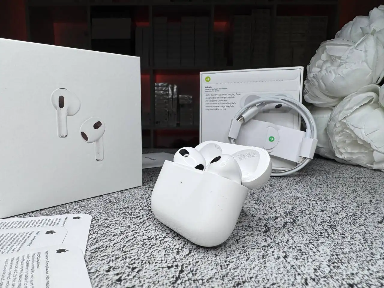 Наушники AirPods и часы AppleWatch в Барнауле - Наушники и умные часы (Электроника) в Барнаул