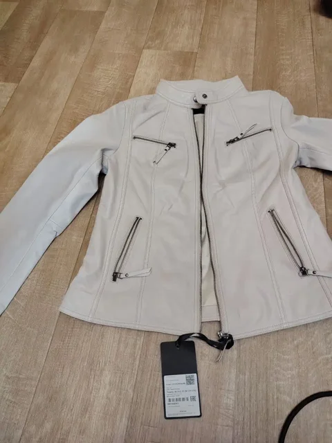 Продажа натуральных кожаных курток размер 48-50 - Варежки в Барнаул