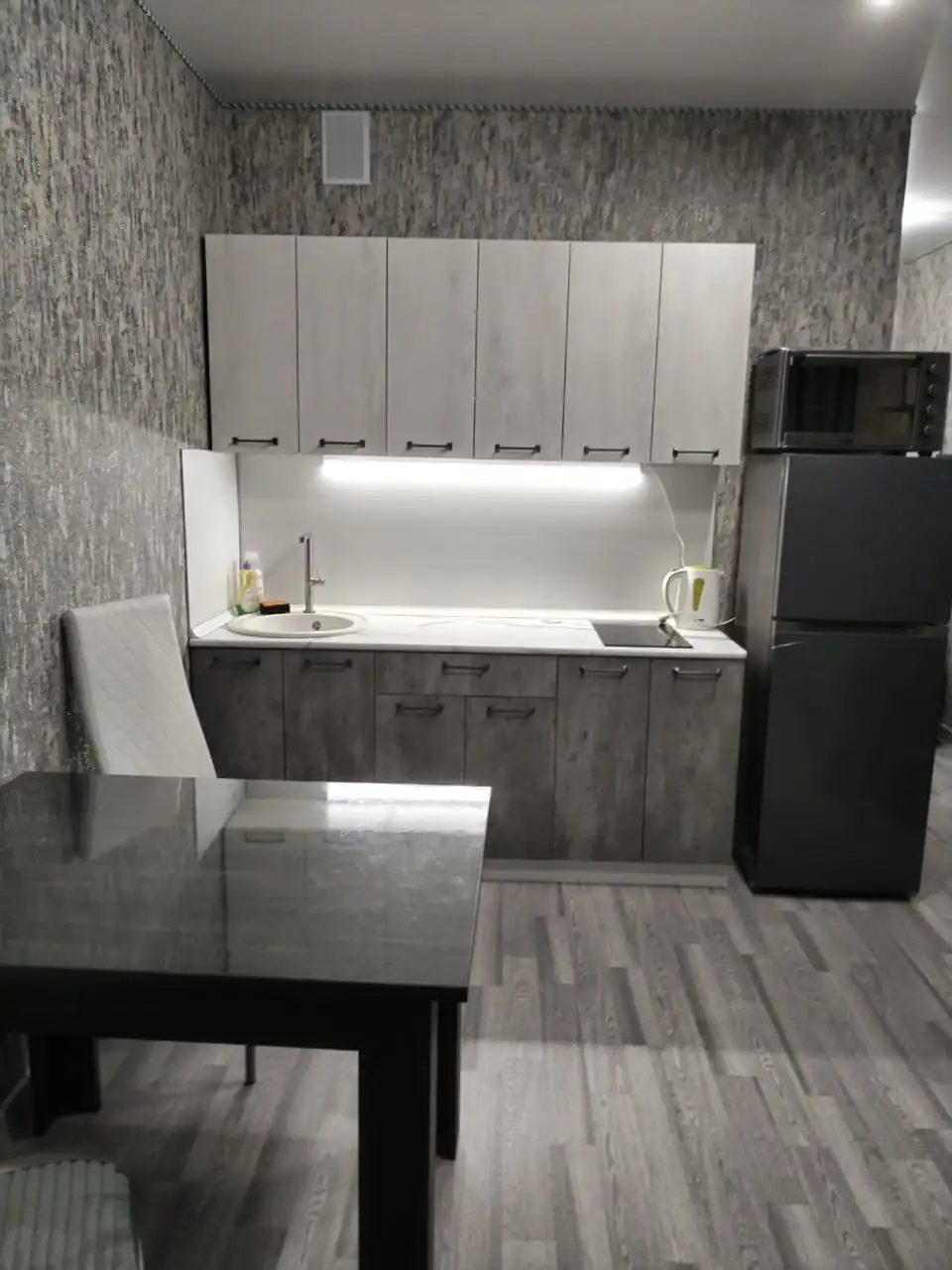 Сдам квартиру с ремонтом на ул. Северо-Западная - Аренда квартир (Недвижимость) в Барнаул