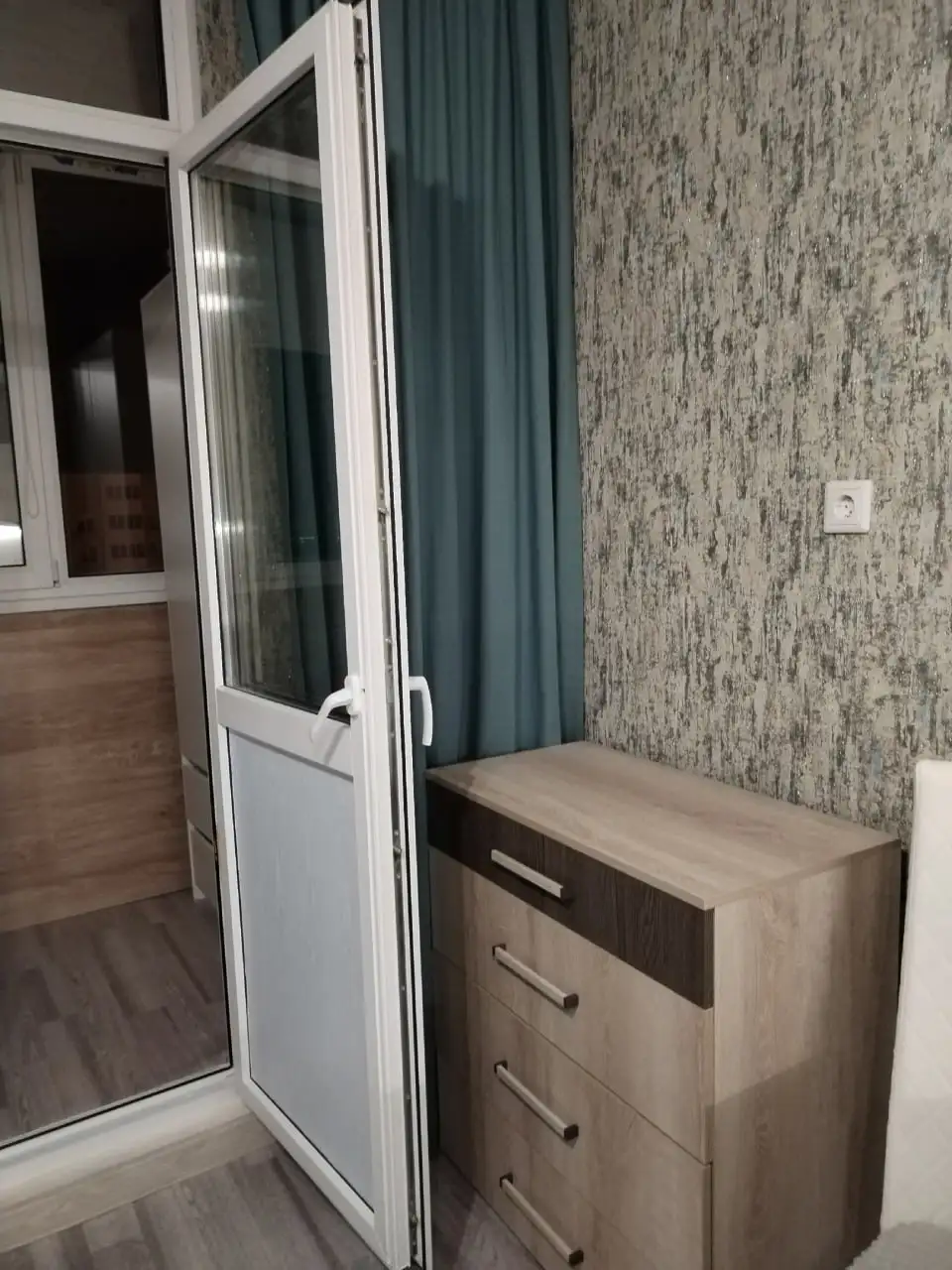 Сдам квартиру с ремонтом на ул. Северо-Западная - Аренда квартир (Недвижимость) в Барнаул