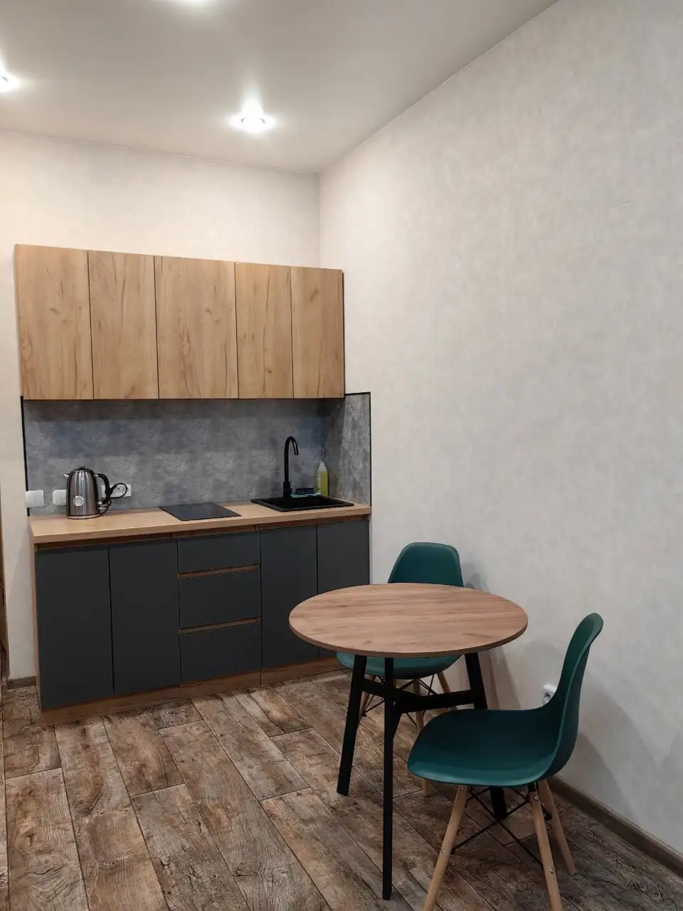 Сдается квартира-студия с ремонтом в центре Барнаула - Аренда квартир (Недвижимость) в Барнаул