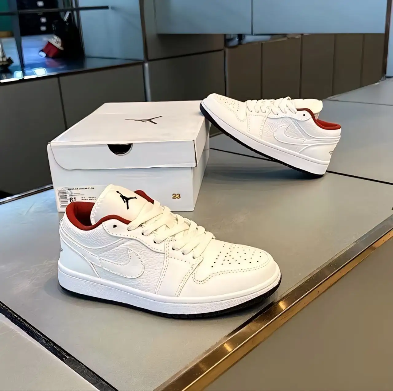 Nike Air Jordan 1 размер 43 - Обувь (Одежда) в Барнаул